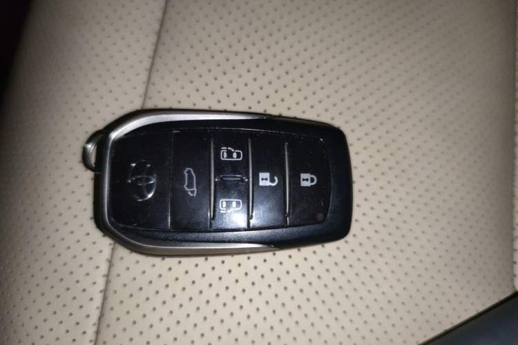 Used Toyota Alphard 2018 Revised Version 3.5L Luxury Edition Vehicle Key