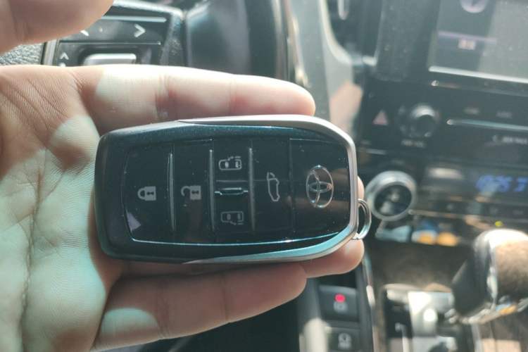 Used Toyota Alphard 2018 Revised Version 3.5L Premium Edition Vehicle Key