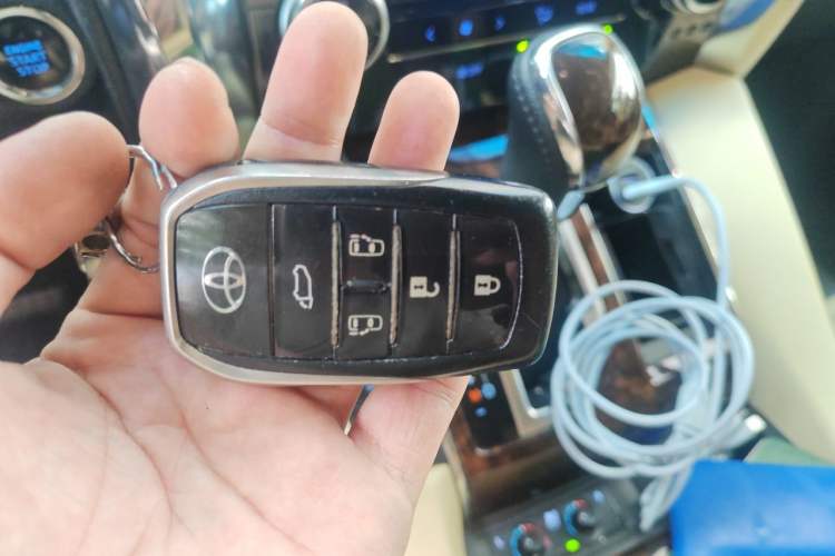 Used Toyota Alphard 2018 Revised Version 3.5L Luxury Edition Vehicle Key