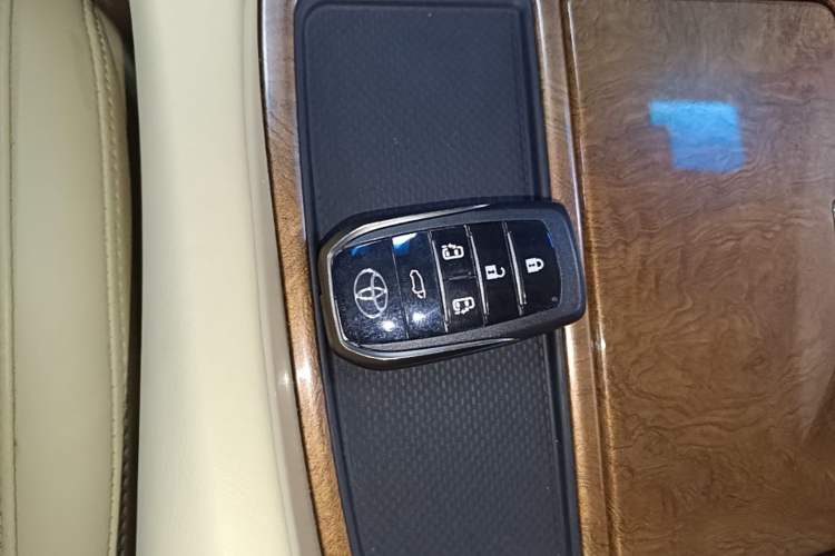 Used Toyota Alphard 2018 3.5L Prestige Edition Vehicle Key
