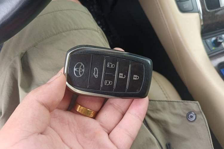 Used Toyota Alphard 2018 Revised Version 3.5L Premium Edition Vehicle Key