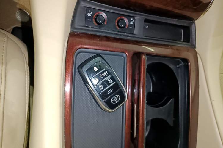 Used Toyota Alphard 2018 3.5L Luxury Edition Vehicle Key