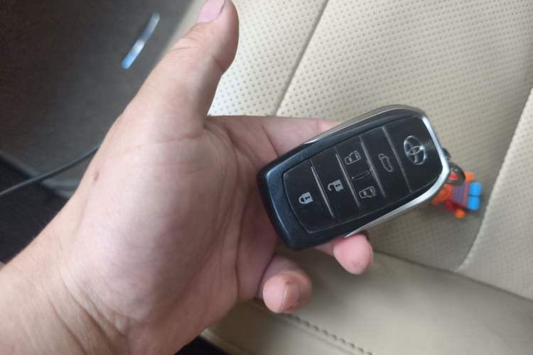 Used Toyota Alphard 2018 Revised Version 3.5L Luxury Edition Vehicle Key