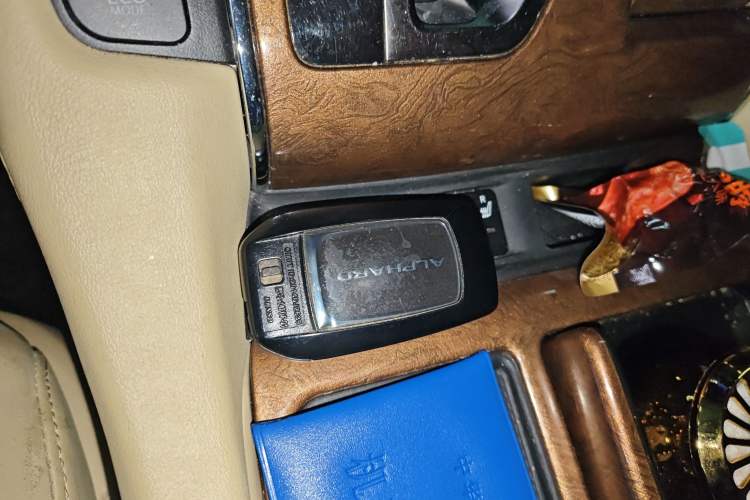 Used Toyota Alphard 2018 3.5L Prestige Edition Vehicle Key