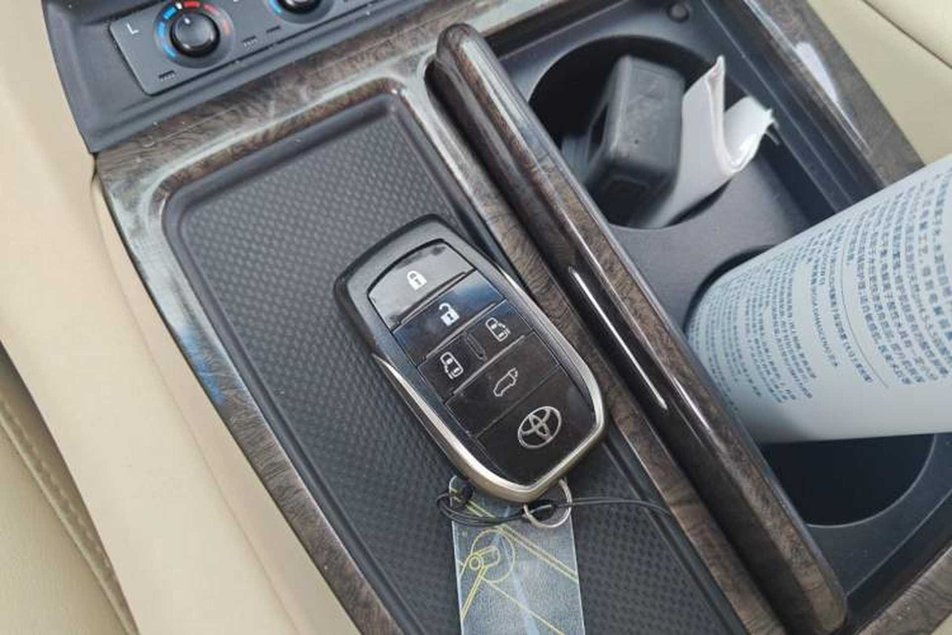 Used Toyota Alphard 2018 Revised Version 3.5L Premium Edition Vehicle Key