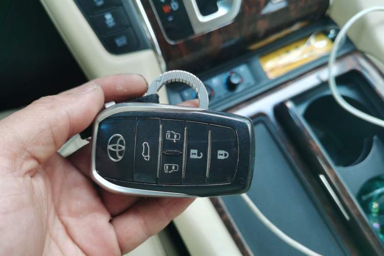 Used Toyota Alphard 2018 Revised Version 3.5L Luxury Edition Vehicle Key