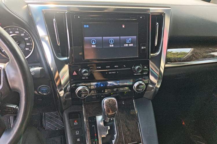 Used Toyota Alphard  Audio And AC Panel