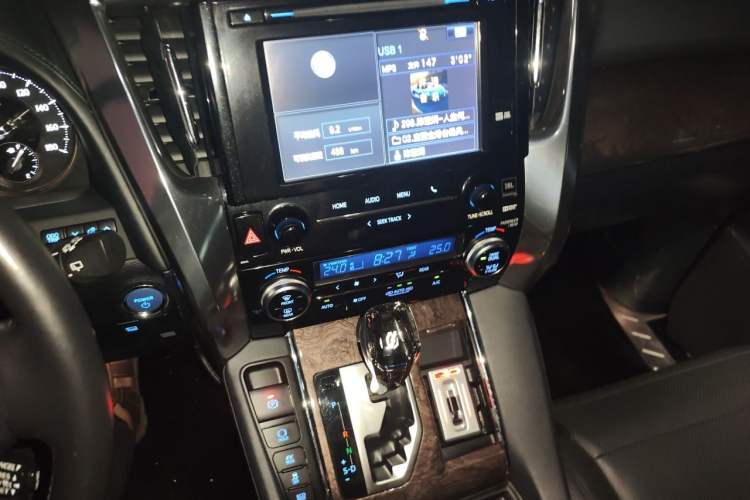 Used Toyota Alphard 2019 Dual-Engine 2.5L Prestige Edition Audio And AC Panel