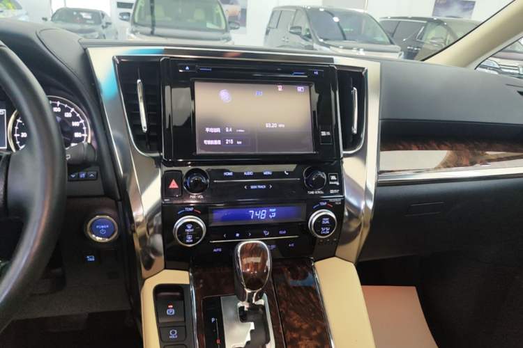 Used Toyota Alphard 2019 Dual-Engine 2.5L Luxury Edition Audio And AC Panel