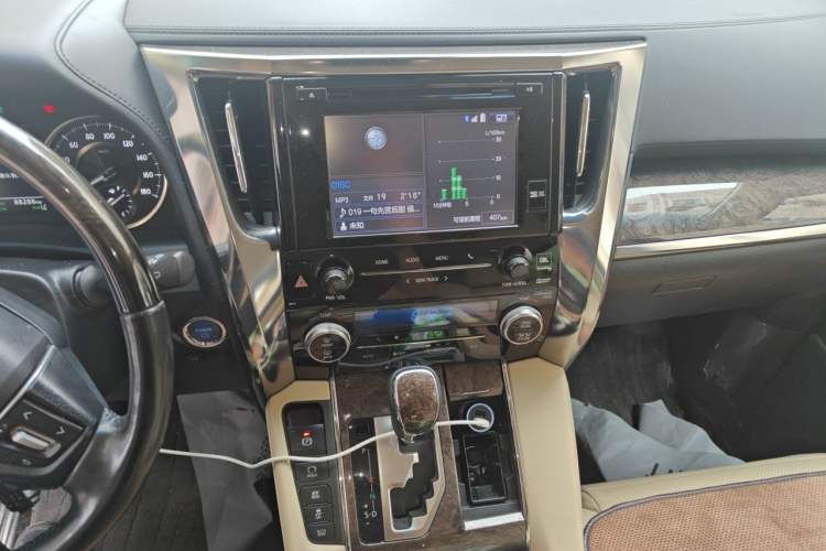 Used Toyota Alphard 2019 Dual-Engine 2.5L Prestige Edition Audio And AC Panel