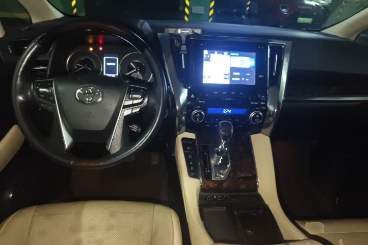 Used Toyota Alphard 2019 Dual-Engine 2.5L Luxury Edition Center Console