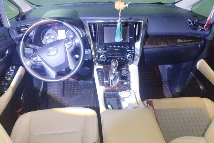 Used Toyota Alphard 2019 Dual-Engine 2.5L Luxury Edition Center Console