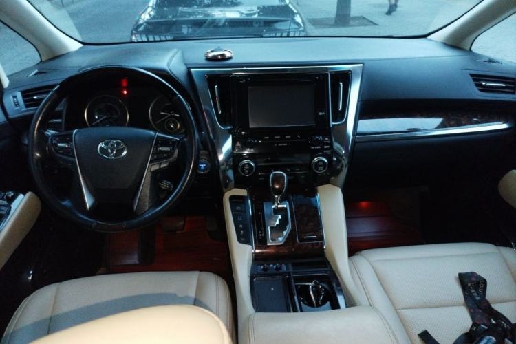 Used Toyota Alphard 2019 Dual-Engine 2.5L Luxury Edition Center Console