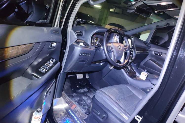Used Toyota Alphard 2019 Dual-Engine 2.5L Prestige Edition Driver Seat