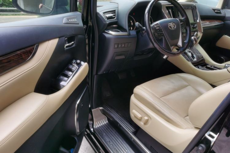 Used Toyota Alphard 2019 Dual-Engine 2.5L Luxury Edition Driver Seat