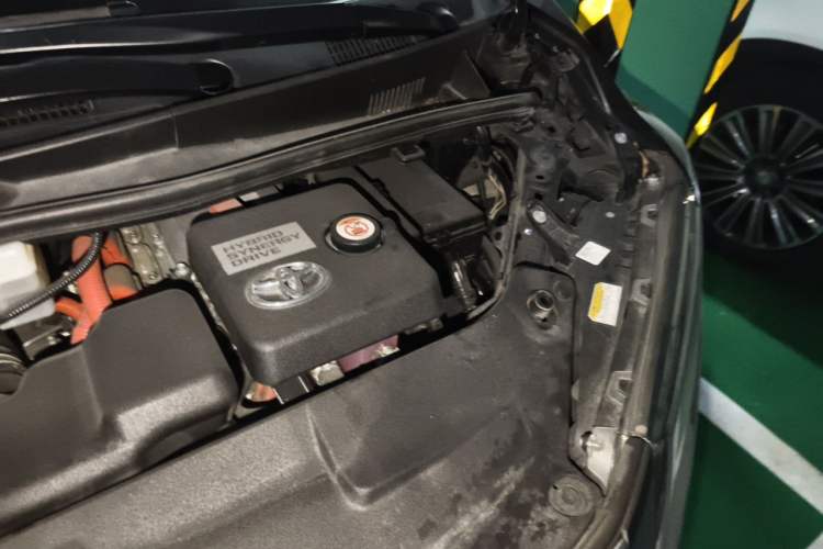 Used Toyota Alphard 2019 Dual-Engine 2.5L Luxury Edition Engine Bay Left