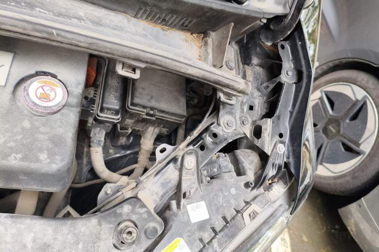 Used Toyota Alphard 2019 Dual-Engine 2.5L Prestige Edition Engine Bay Left