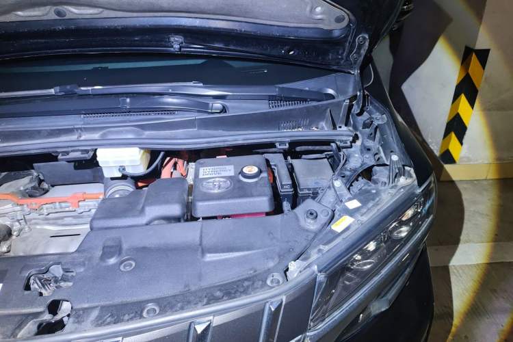 Used Toyota Alphard 2019 Dual-Engine 2.5L Prestige Edition Engine Bay Left