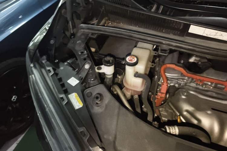 Used Toyota Alphard 2019 Dual-Engine 2.5L Luxury Edition Engine Bay Right