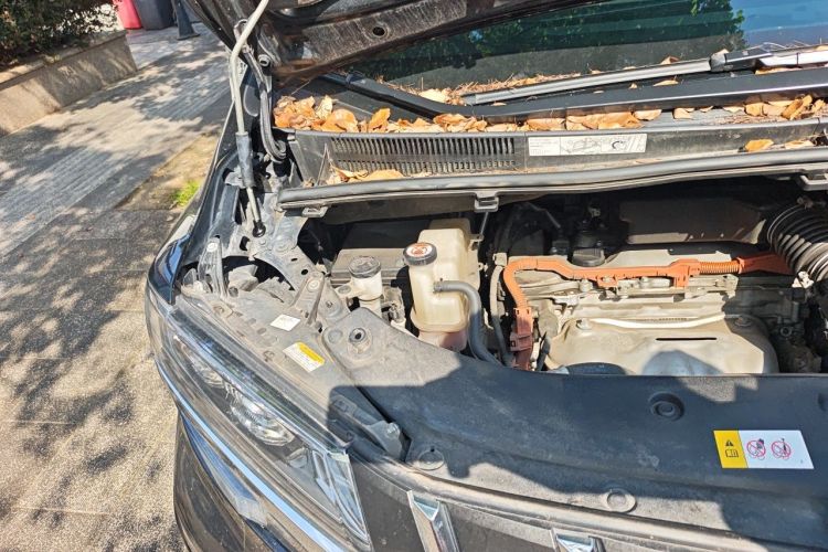 Used Toyota Alphard  Engine Bay Right