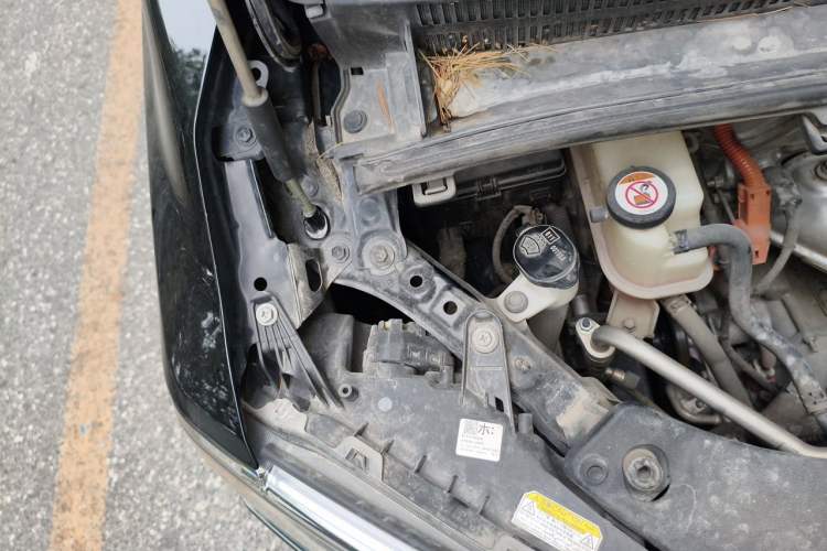 Used Toyota Alphard 2019 Dual-Engine 2.5L Prestige Edition Engine Bay Right