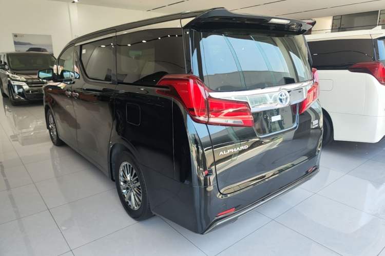 Used Toyota Alphard 2019 Dual-Engine 2.5L Luxury Edition Exterior 2