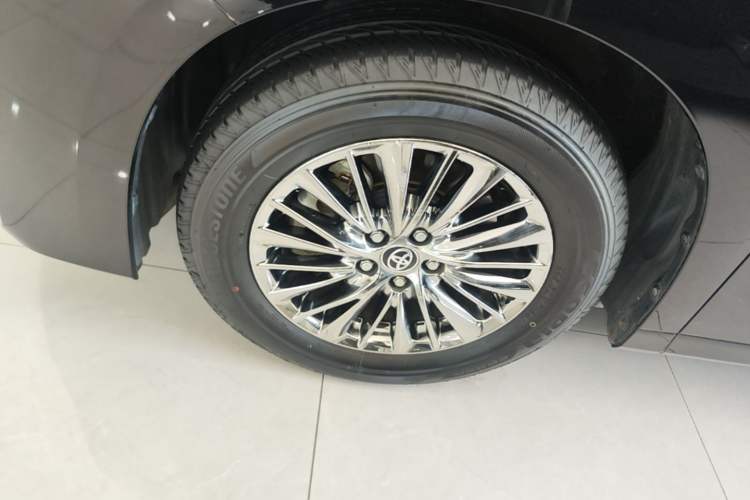 Used Toyota Alphard 2019 Dual-Engine 2.5L Luxury Edition Exterior 4