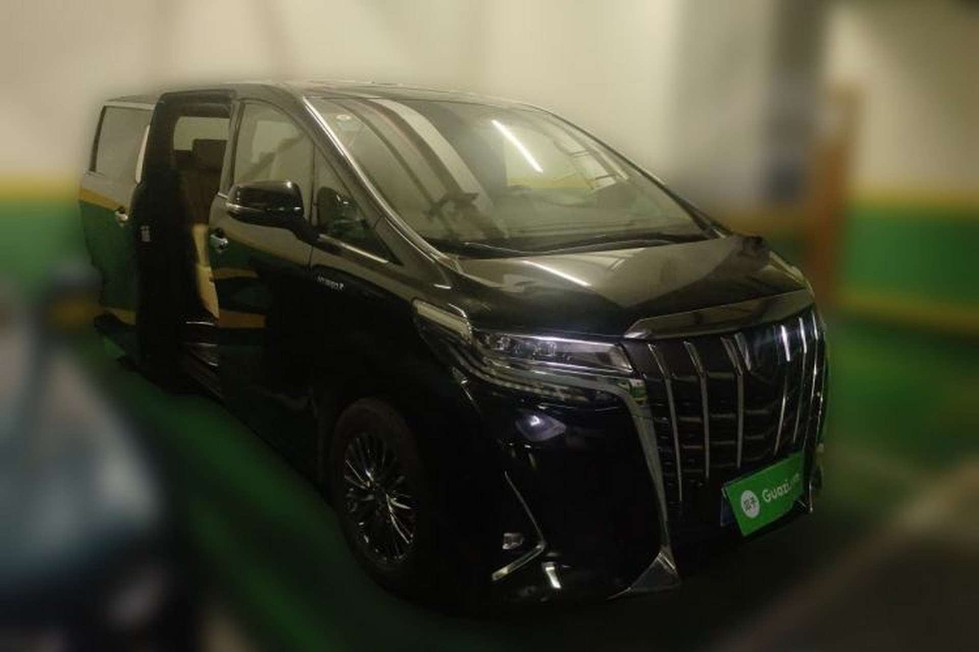 Used Toyota Alphard 2019 Dual-Engine 2.5L Luxury Edition Front Right 45 Deg