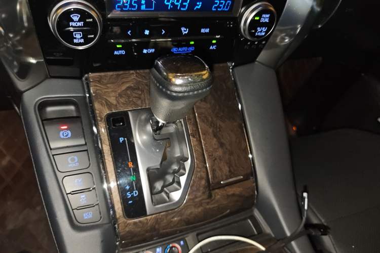 Used Toyota Alphard 2019 Dual-Engine 2.5L Prestige Edition Gear Lever