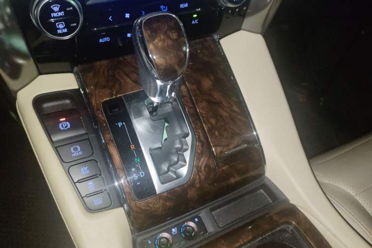 Used Toyota Alphard 2019 Dual-Engine 2.5L Luxury Edition Gear Lever