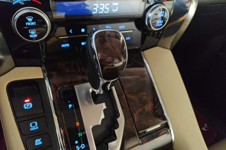 Used Toyota Alphard 2019 Dual-Engine 2.5L Luxury Edition Gear Lever