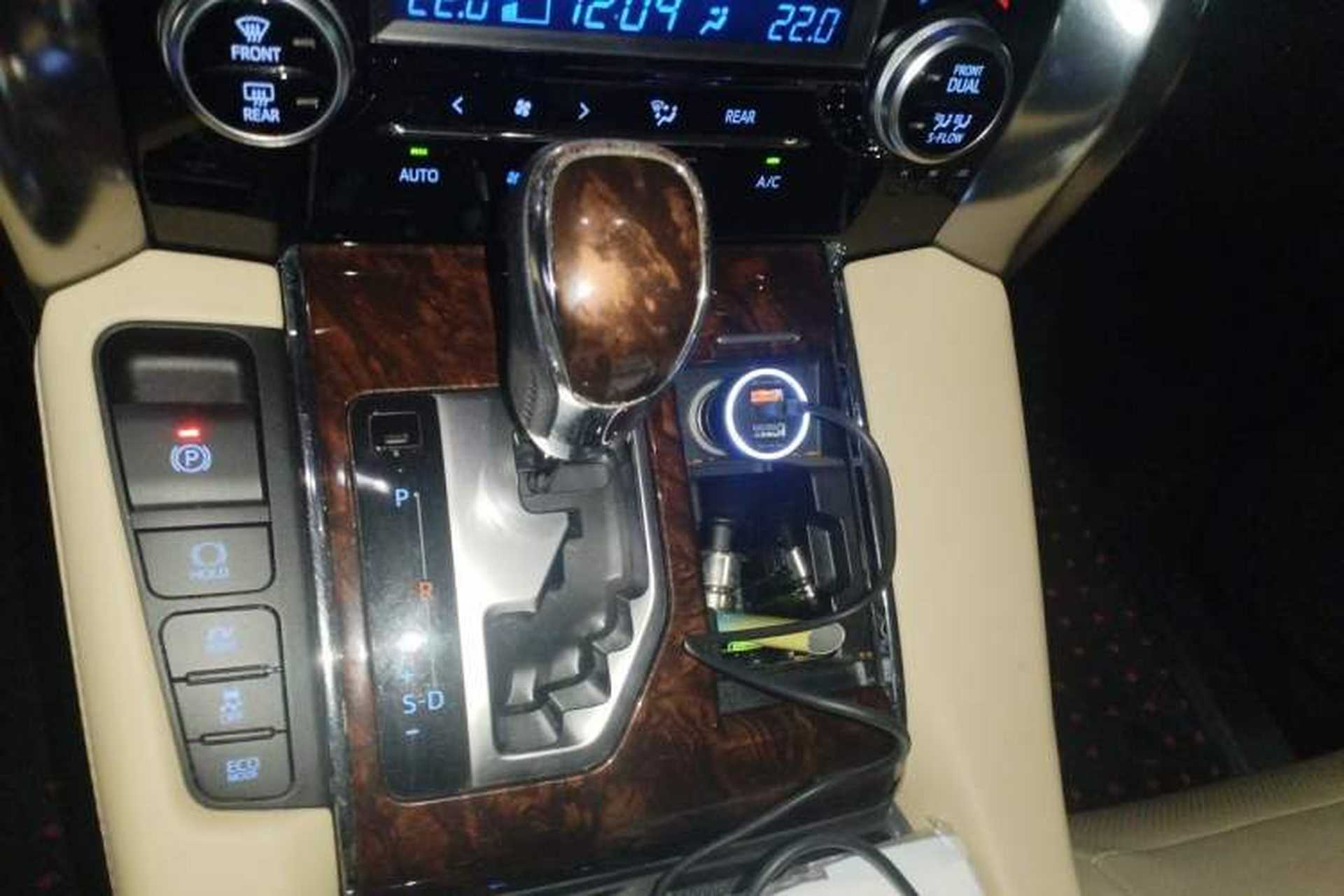 Used Toyota Alphard 2019 Dual-Engine 2.5L Luxury Edition Gear Lever