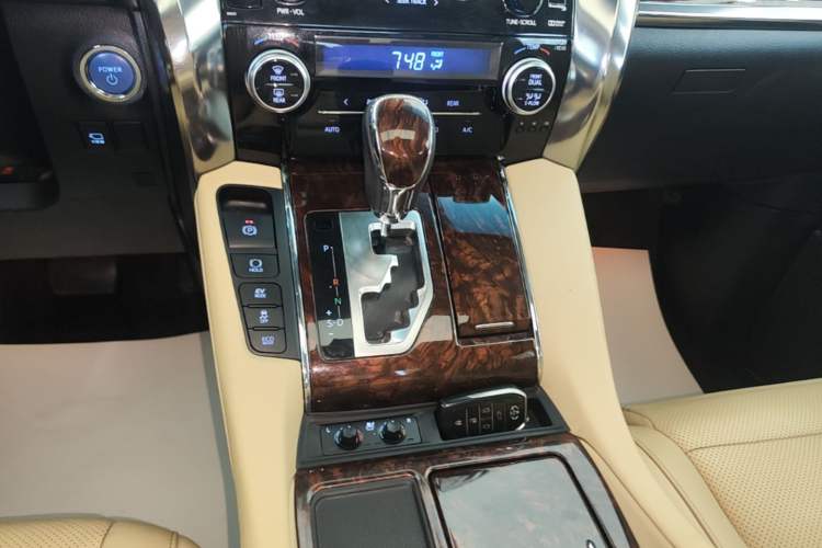 Used Toyota Alphard 2019 Dual-Engine 2.5L Luxury Edition Gear Lever