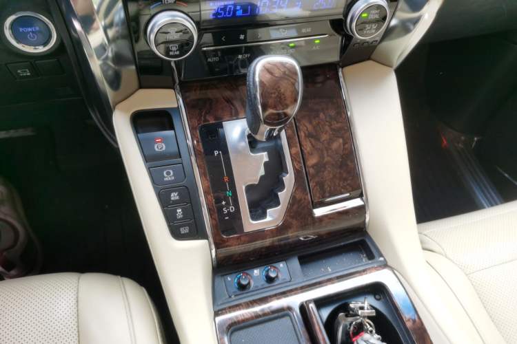 Used Toyota Alphard 2019 Dual-Engine 2.5L Luxury Edition Gear Lever