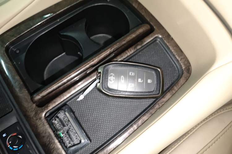 Used Toyota Alphard 2019 Dual-Engine 2.5L Prestige Edition Interior 1