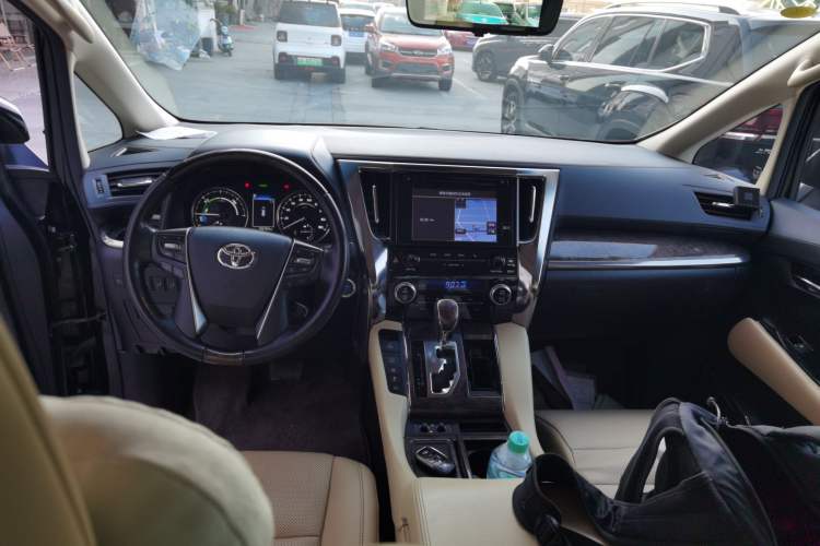 Used Toyota Alphard 2019 Dual-Engine 2.5L Prestige Edition Interior 2