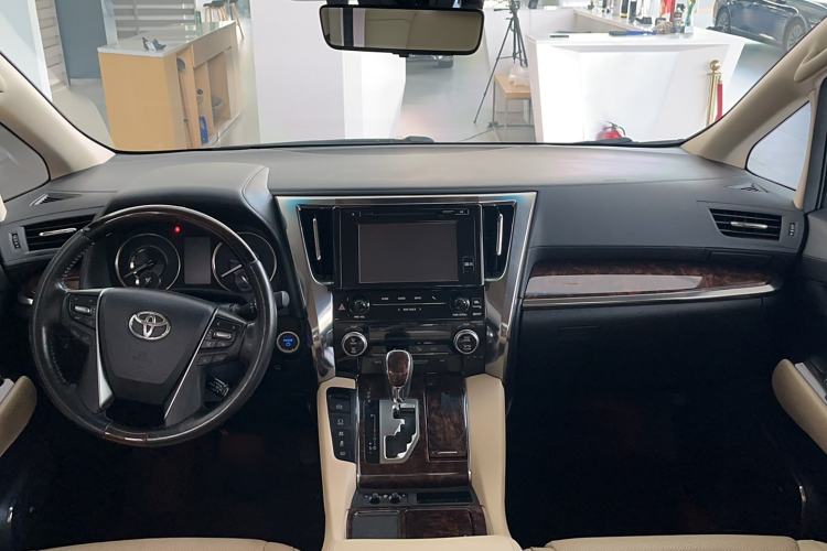 Used Toyota Alphard 2019 Dual-Engine 2.5L Luxury Edition Interior 5