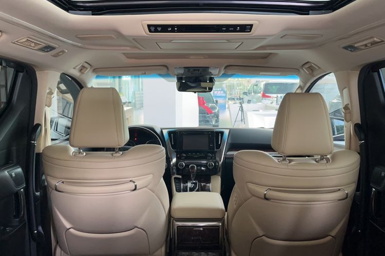 Used Toyota Alphard 2019 Dual-Engine 2.5L Luxury Edition Interior 7