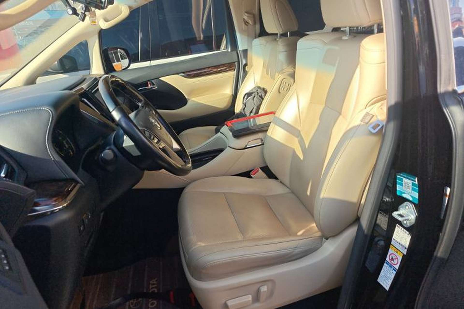 Used Toyota Alphard 2019 Dual-Engine 2.5L Luxury Edition Left Front Seat