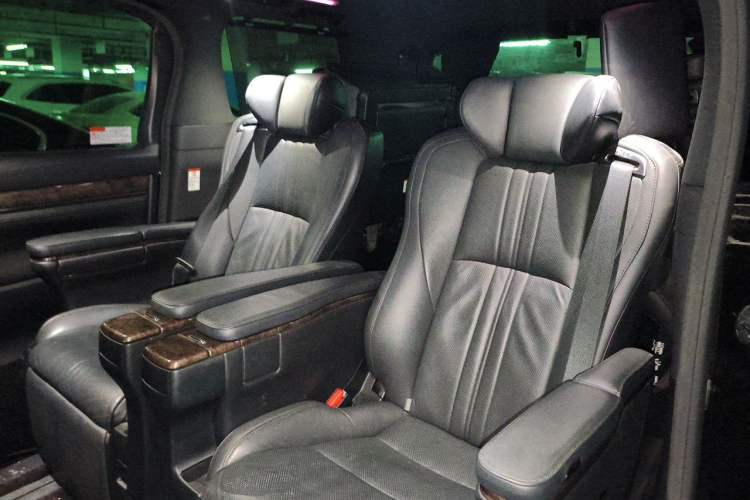 Used Toyota Alphard 2019 Dual-Engine 2.5L Prestige Edition Left Rear Seat