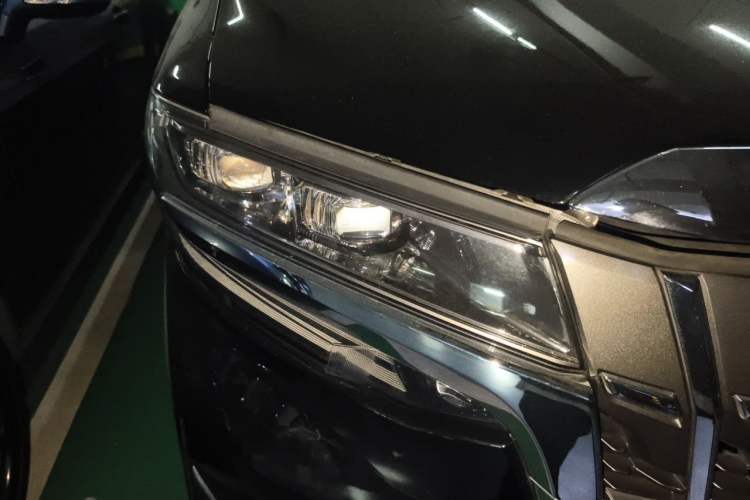 Used Toyota Alphard 2019 Dual-Engine 2.5L Luxury Edition Right Front Headlight