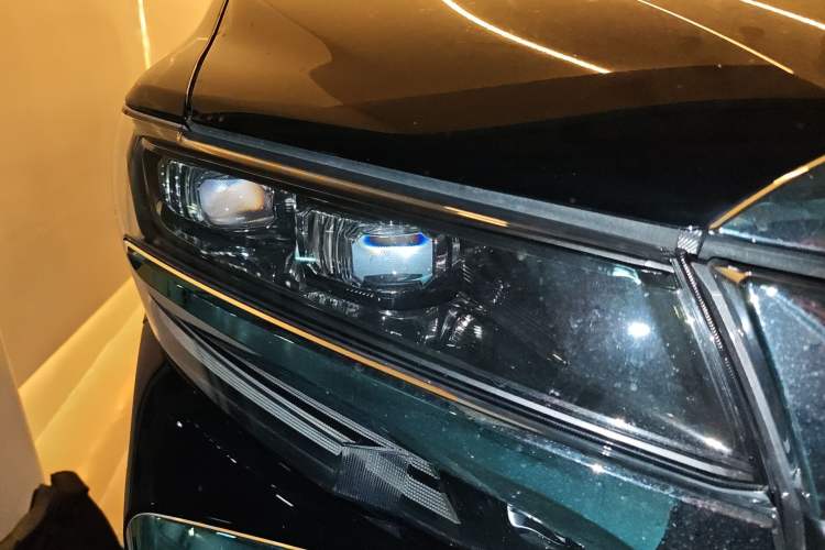 Used Toyota Alphard 2019 Dual-Engine 2.5L Prestige Edition Right Front Headlight