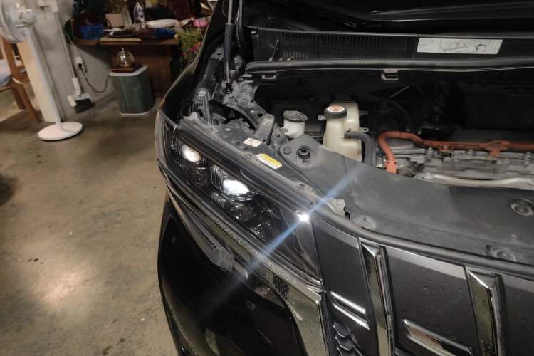 Used Toyota Alphard 2019 Dual-Engine 2.5L Prestige Edition Right Front Headlight