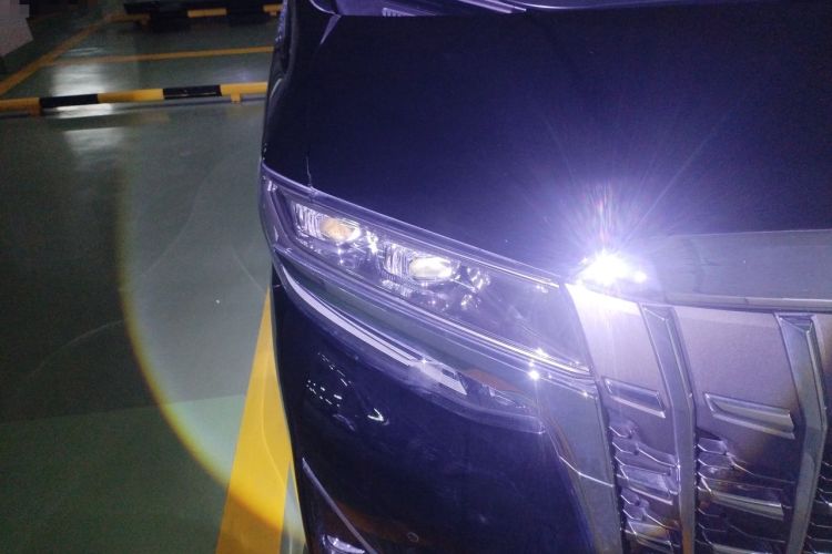 Used Toyota Alphard 2019 Dual-Engine 2.5L Luxury Edition Right Front Headlight