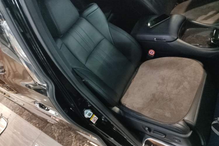 Used Toyota Alphard 2019 Dual-Engine 2.5L Prestige Edition Right Front Seat