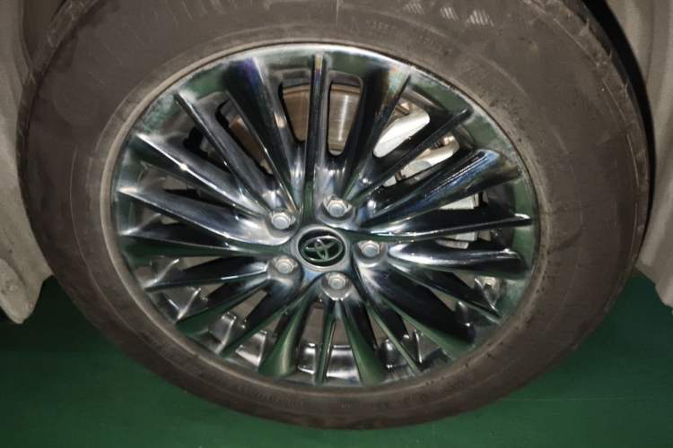 Used Toyota Alphard 2019 Dual-Engine 2.5L Luxury Edition Right Front Wheel Hub