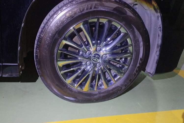 Used Toyota Alphard 2019 Dual-Engine 2.5L Luxury Edition Right Front Wheel Hub