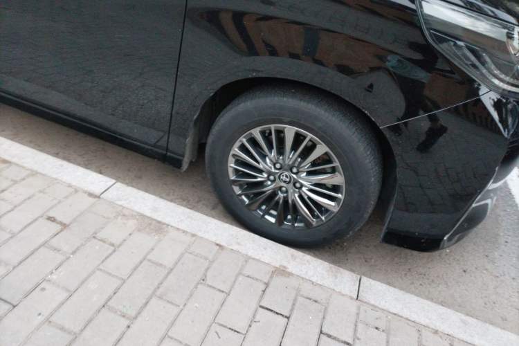 Used Toyota Alphard 2019 Dual-Engine 2.5L Luxury Edition Right Front Wheel Hub