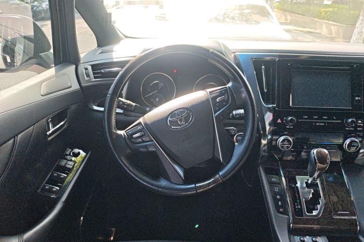 Used Toyota Alphard  Steering Wheel