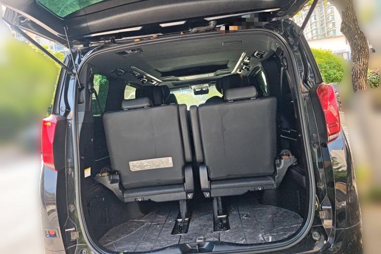 Used Toyota Alphard  Trunk